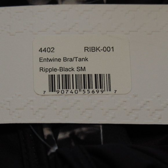 Shebeest Entwine Tank Tops with attached bra - Yoga, cycling, Running - NWT - Picture 6 of 7